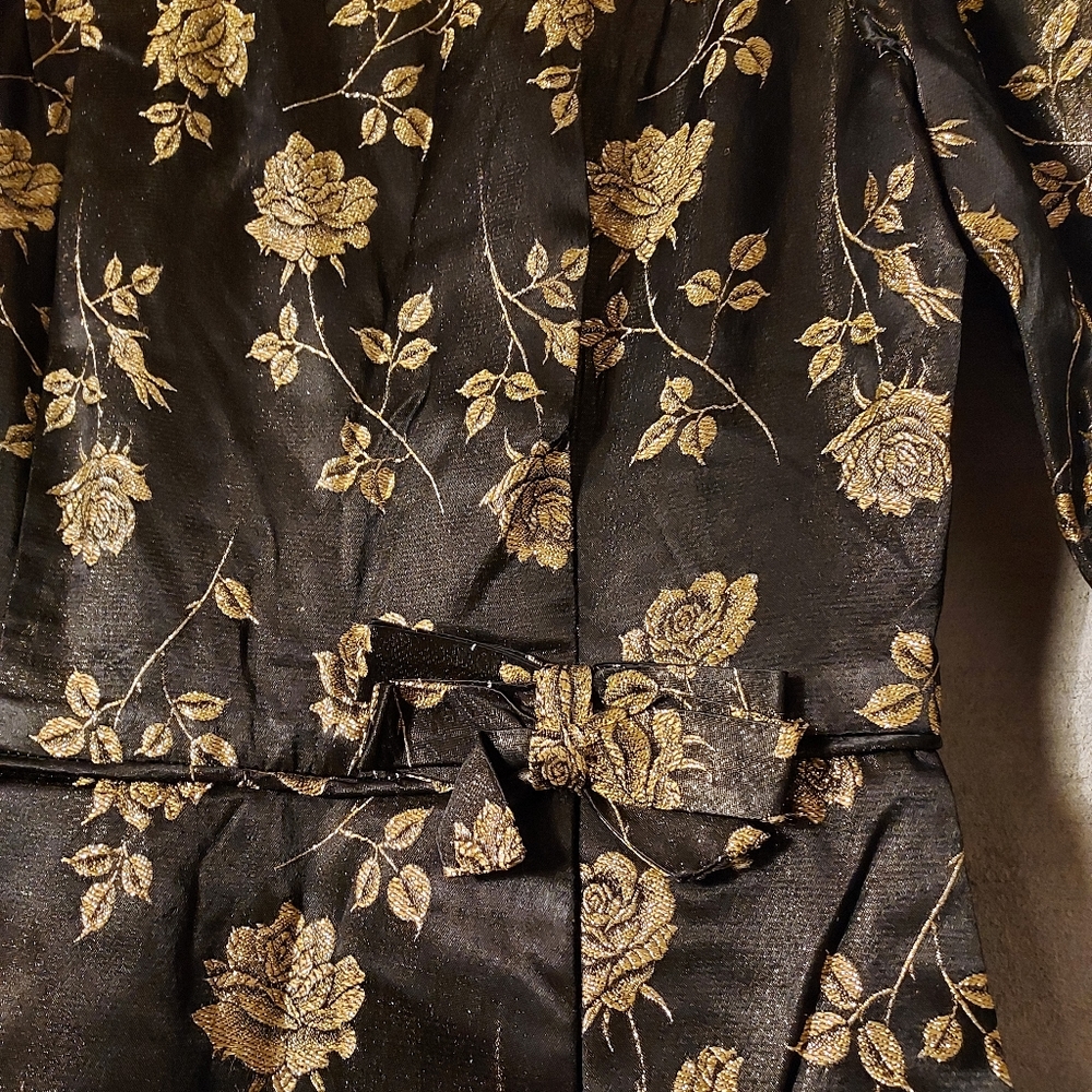 Vintage 40's classic brocade dress w/ keyhole neck & metallic gold roses - Picture 12 of 16